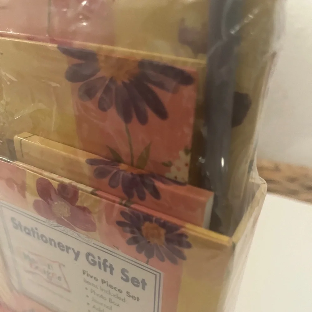 Floral Stationery Gift Set for Teachers New Unused Journal Notes Desk Set
